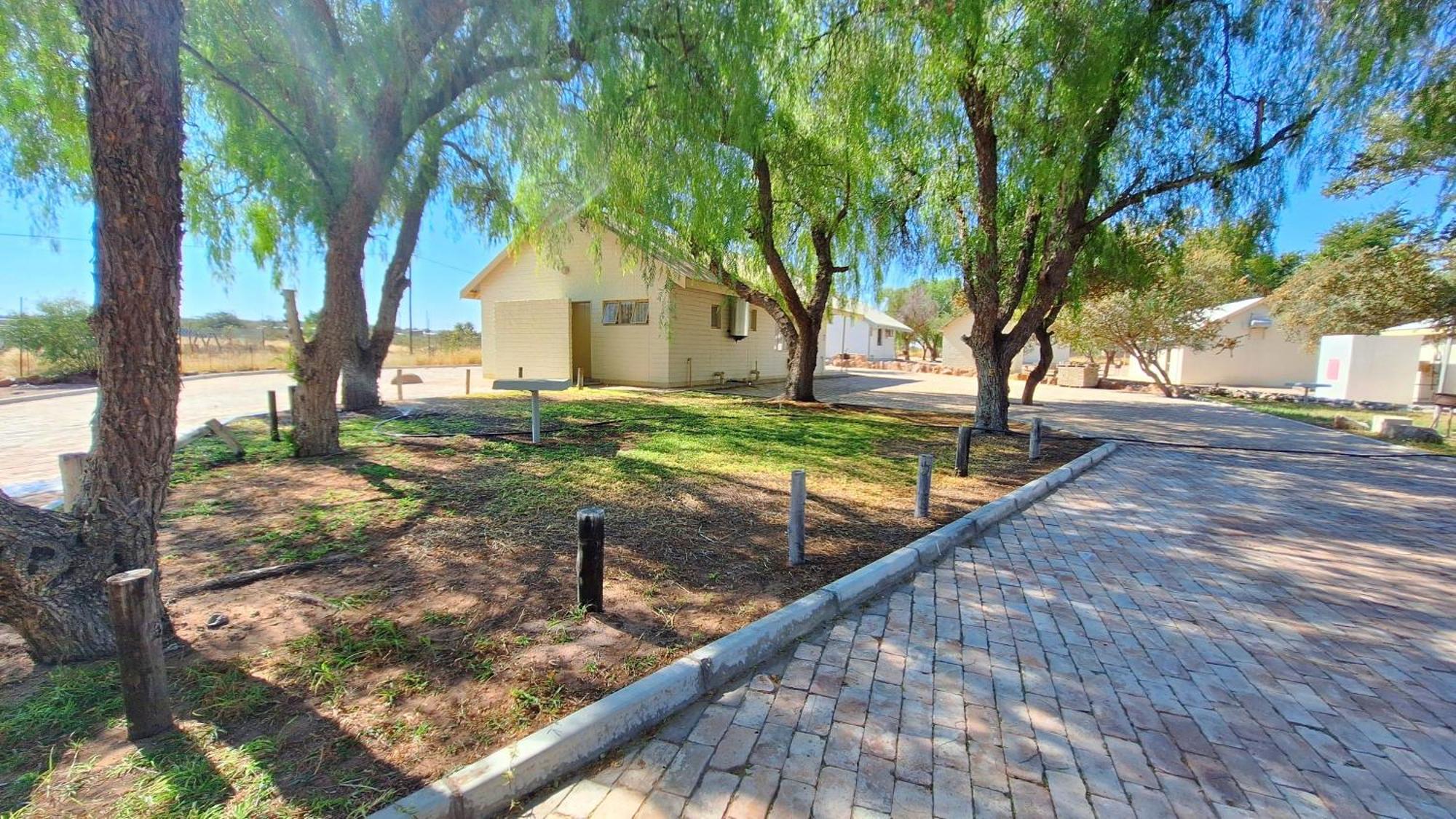 Appartamento East Gate Rest Camp Buitepos Esterno foto