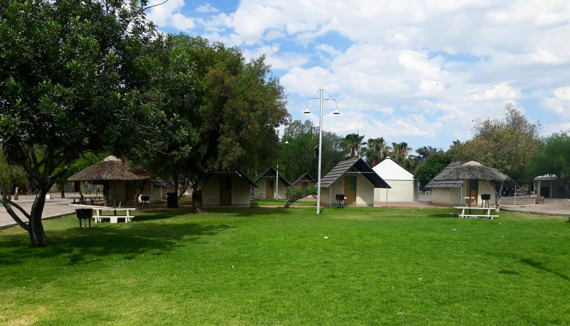 Appartamento East Gate Rest Camp Buitepos Esterno foto