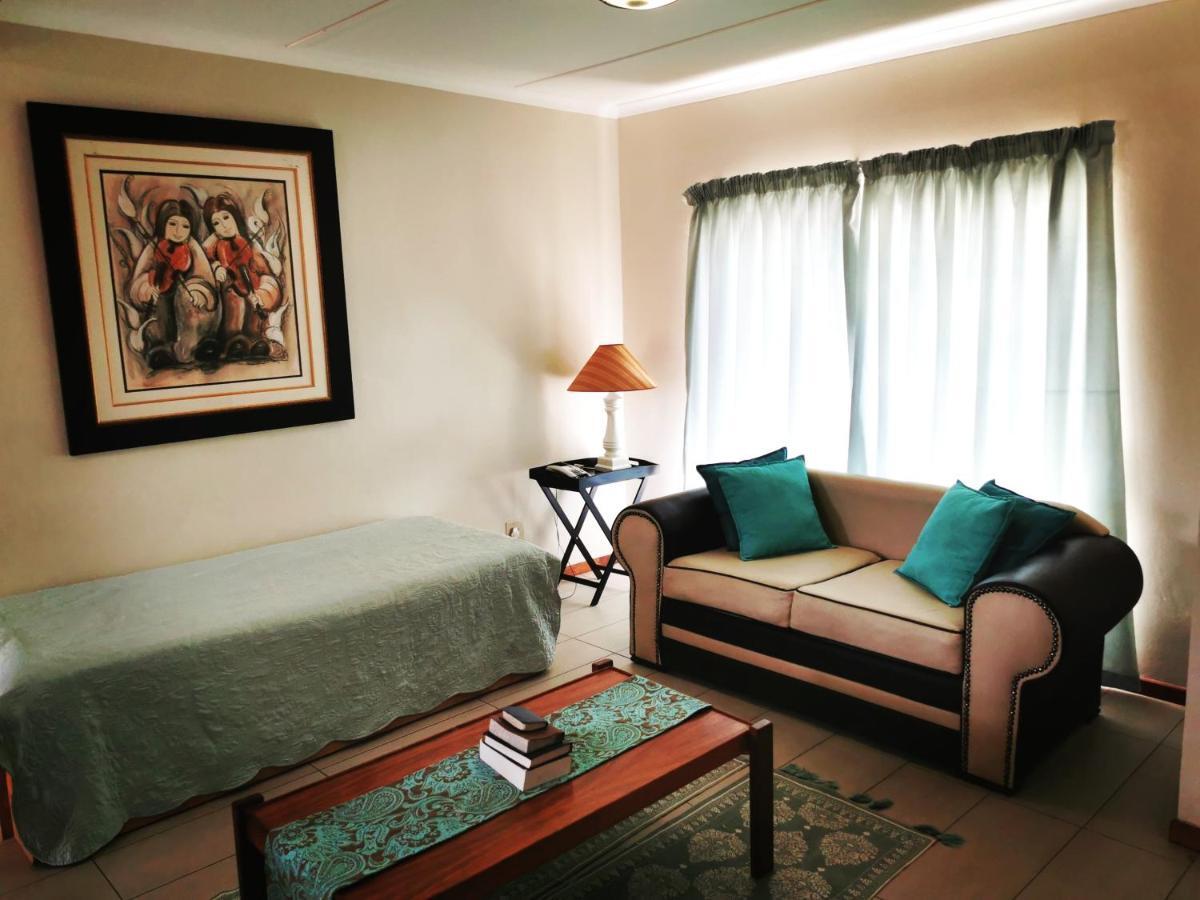 Appartamento East Gate Rest Camp Buitepos Esterno foto