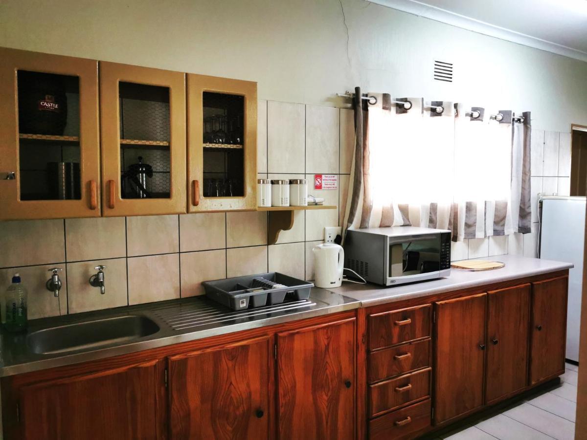Appartamento East Gate Rest Camp Buitepos Esterno foto