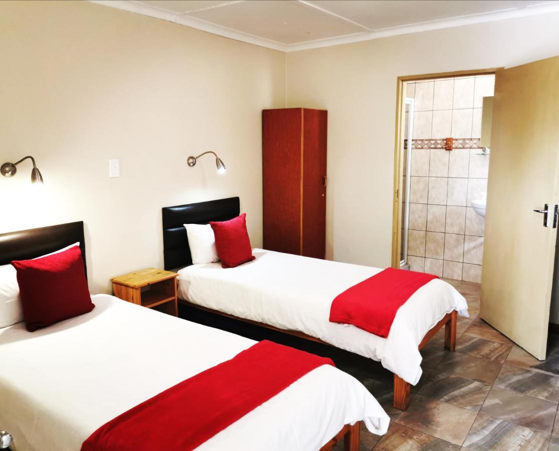 Appartamento East Gate Rest Camp Buitepos Esterno foto