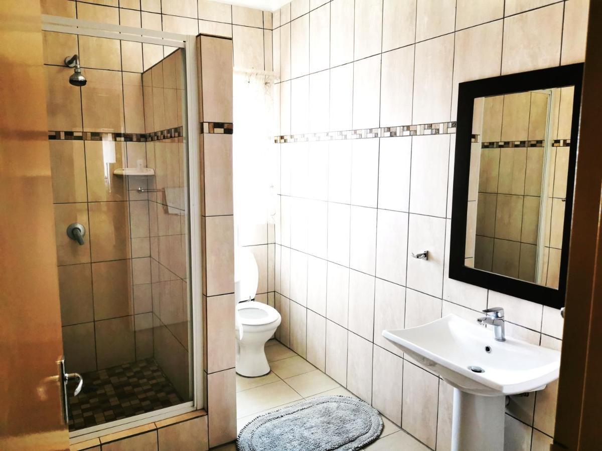 Appartamento East Gate Rest Camp Buitepos Esterno foto